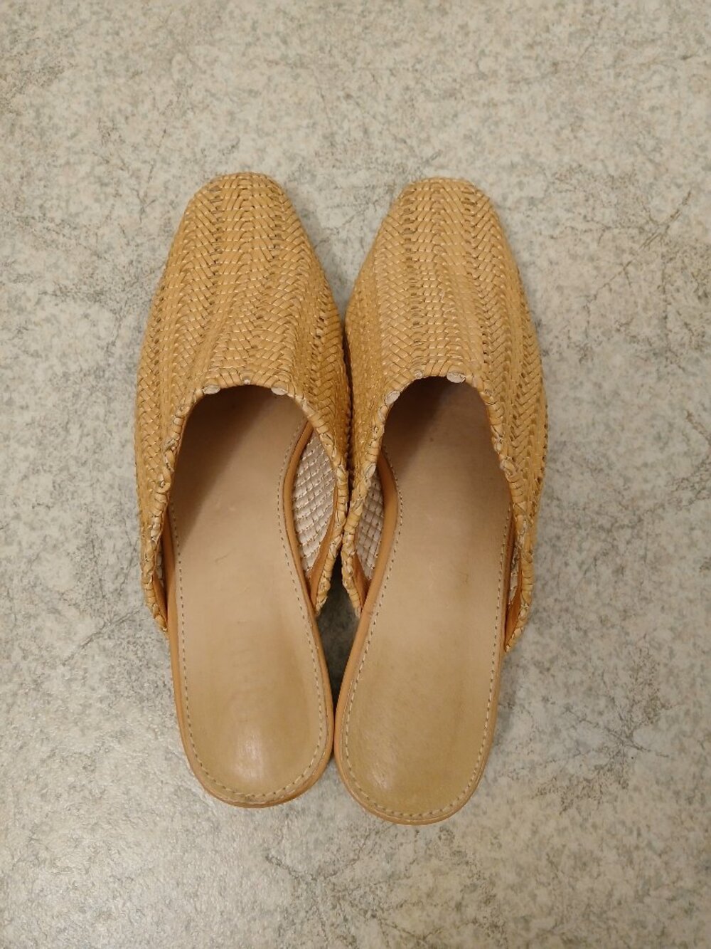 Mi.iM Women's Women's Leather Mules sz 7